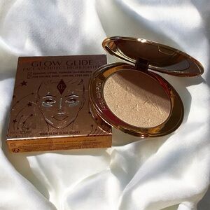 Charlotte Tilbury Glow Glide Face Architect Highlighter -Moonlight Glow 🌙